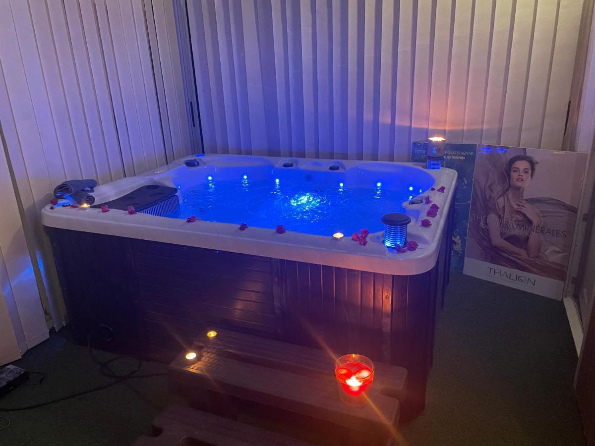 Houdarling Chalet Avec Hammam Sauna Jacuzzi Privatif Nîmes Eksteriør billede